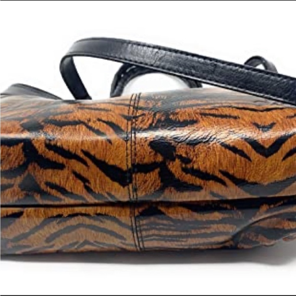 NWT- Patricia Nash Analia Top Handle Crossbody - Tiger - Picture 2 of 5